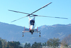Balzers/FL, ottobre 2015 - Il Kaman K-1200 K-Max HB-ZGK in servizio con la Rotex Helicopter AG (M. Bazzani)