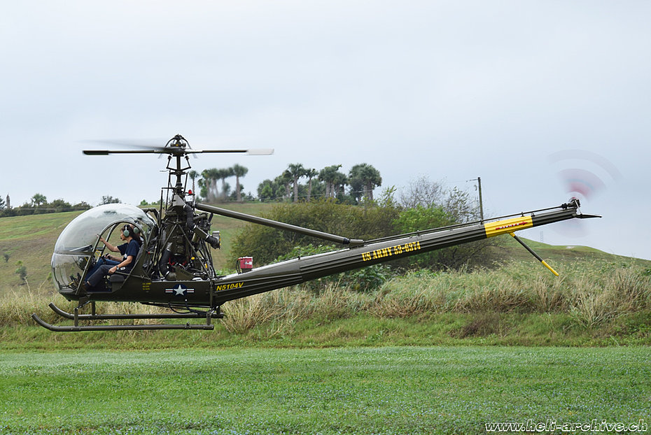 Dove/Florida - L'Hiller UH-12B N5104V in volo (M. Bazzani)