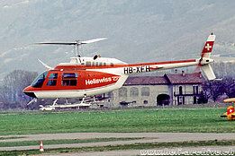 Aeroporto cantonale di Locarno/TI, autunno 1984 - Il Bell 206B Jet Ranger II HB-XFH in servizio con la Heliswiss (B. Acklin)