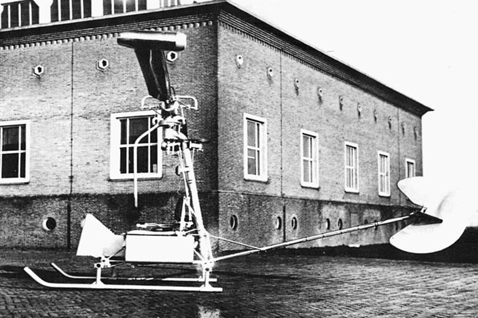 Il S.O.B.E.H. H-1 fotografato di fronte al laboratorio sperimentale di antenne radio a Nederhorst den Berg. L'apparecchio era sostanzialmente un banco di prova volante (Huschraubermuseum - Buckeburg)