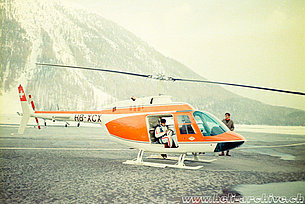 Samedan/GR, inverno 1971 - L'Agusta-Bell 206A Jet Ranger HB-XCX in servizio con la Aztec SA (archivio U. Maurhofer)