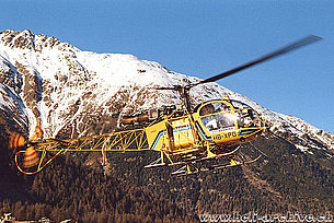 Samedan/GR, gennaio 2002 - L'SA 315B Lama HB-XPD in servizio con la Heli-Bernina (E. Klimesch)