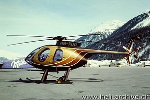 Samedan/GR, marzo 1999 - L'MDD 500E HB-XUO in sevizio con la Alpin Verwaltungs AG (M. Bazzani)