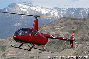 Sion/VS, April 2008 - The Robinson R-44 Raven II HB-ZGW in service with Helistar SA (N. Däpp)