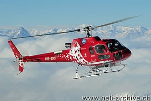 Testa Grigia/VS, marzo 2013 - L'AS 350B3+ Ecureuil HB-ZKF in servizio con la Air Zermatt (H. Zurniwen)