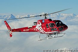 Testa Grigia/VS, marzo 2013 - L'AS 350B3+ Ecureuil HB-ZKF in servizio con la Air Zermatt (H. Zurniwen)