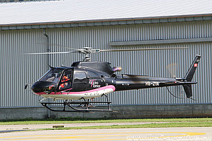 Locarno airport/TI, July 2017 - The AS 350B3e Ecureuil HB-ZYA in service with Tarmac Aviation (M. Ceresa)