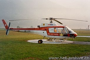Aeroporto cantonale di Locarno/TI, agosto 1990 - L'AS 350B1 Ecureuil HB-XPK in servizio con la Eliticino (M. Bazzani)