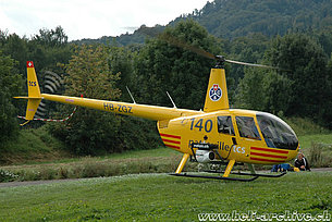 Agosto 2005 - Il Robinson R-44 Raven II HB-ZGZ in servizio con la Valari AG (B. Siegfried)