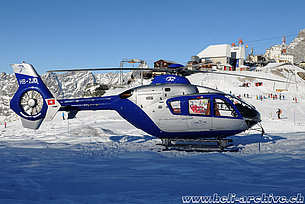 Zermatt/Testa Grigia/VS, dicembre 2016 - L'EC135P1 HB-ZJD in servizio con la Skymedia AG (H. Zurniwen)