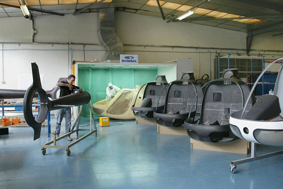 The helicopters are manufactured in the workshop situated at Aix-les-Milles (Hélicoptères Guimbal) 