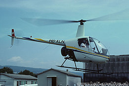 Il Robinson 22 HB-XLN (n/s 073) fotografato a Belp/BE nell'agosto 1986 (archivio P. Wernli)