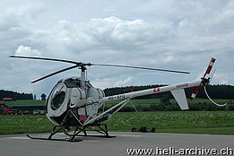Giugno 2009 - Lo Schweizer 300C HB-XFQ all'aerodromo di La Gruyère (M. Bazzani 2009)