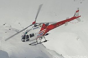 Lauberhorn 2016 - L'AS 350B3 Ecureuil HB-ZUT della Air Glaciers (N. Däpp) 