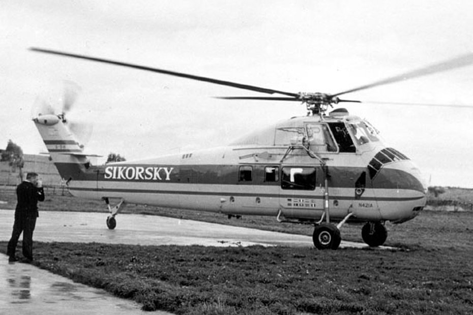 The Sikorsky S-58B N421 piloted by Jack Keating made a long series of demonstration flights in Europe in 1958-1959 (web)