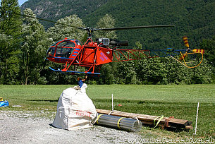 Maggia Valley/TI, July 2009 - The SA 315B Lama HB-XSV in service with Heli-TV (O. Colombi)