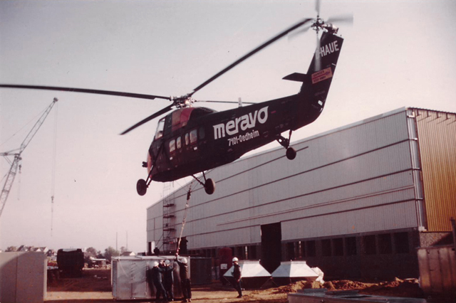1980s - The Sikorsky S-58C D-HAUE in service on behalf of Meravo-Luftreederei Fluggesellschaft mbH lifts a container
