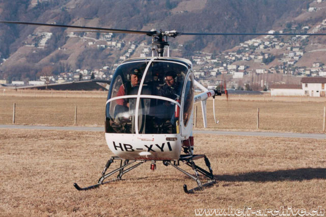 Locarno airport/TI, December 19, 1998 - Walter Hügel worked as flight instructor on behalf Eliticino. The trained pilot is the author of this article (M. Bazzani)